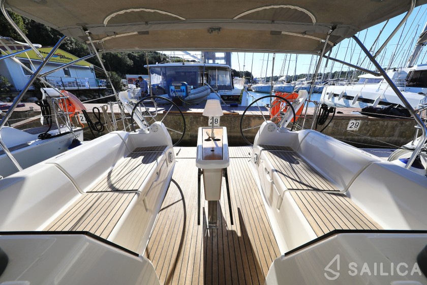 Dufour 382 GL - Yacht Charter Sailica