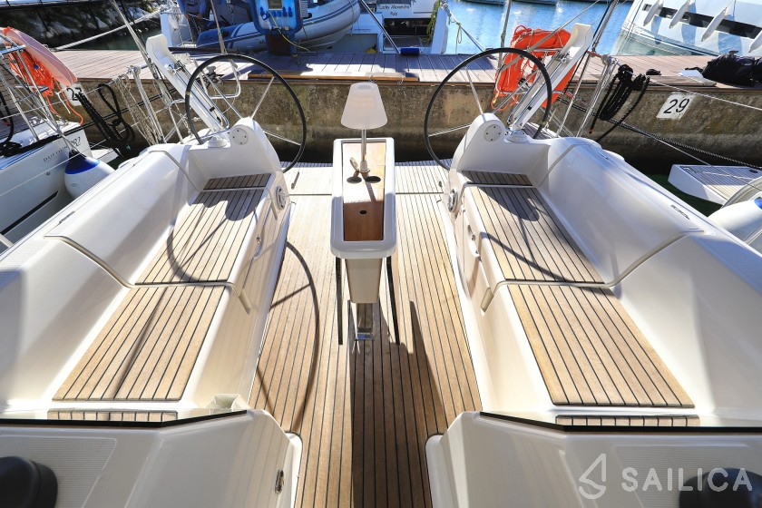 Dufour 382 GL - Yacht Charter Sailica