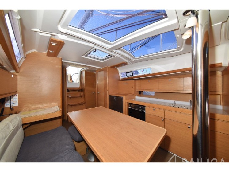 Dufour 382 GL - Yacht Charter Sailica