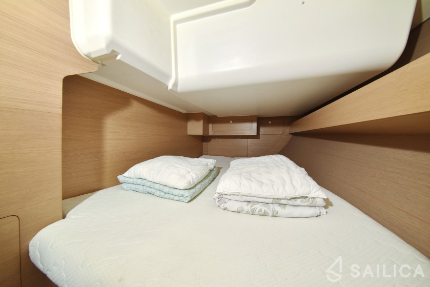 Dufour 382 GL - Yacht Charter Sailica