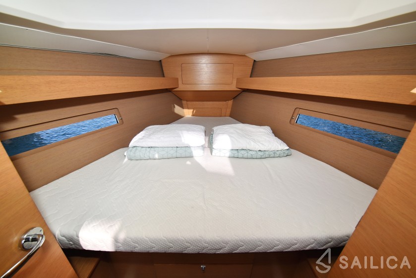 Dufour 382 GL - Yacht Charter Sailica