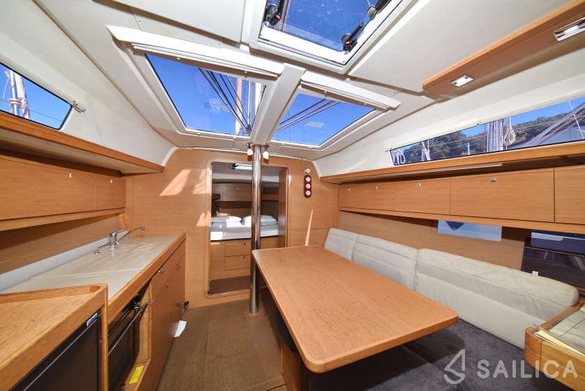 Dufour 382 GL - Yacht Charter Sailica