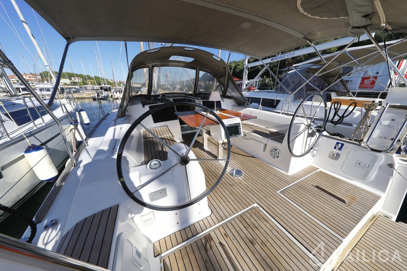 Dufour 382 GL - Yacht Charter Sailica