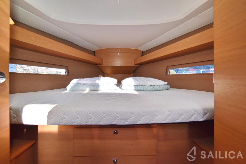 Dufour 382 GL - Yacht Charter Sailica