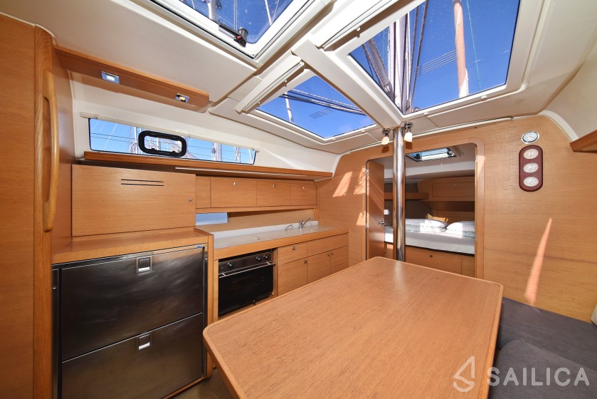 Dufour 382 GL - Yacht Charter Sailica