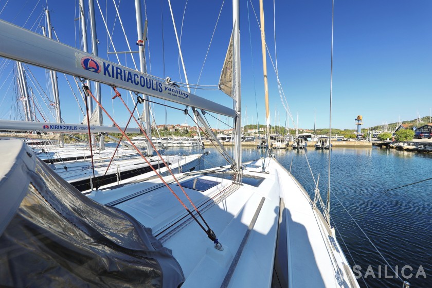 Dufour 382 GL - Yacht Charter Sailica