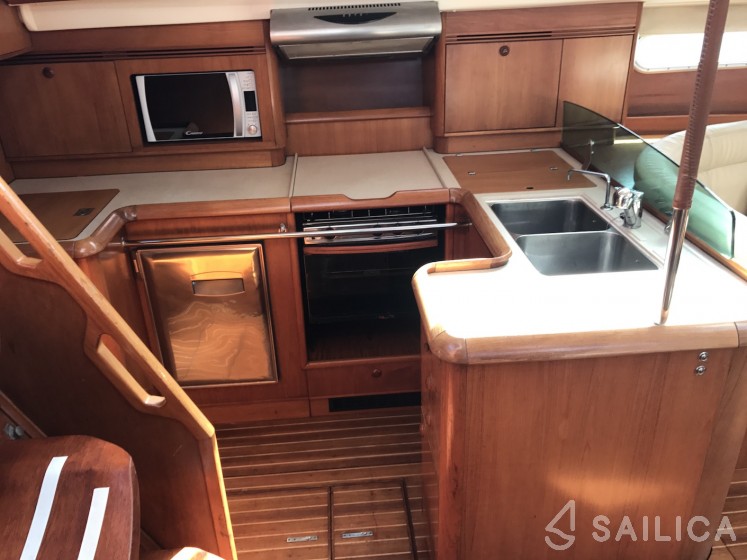 Sun Odyssey 54DS - Yacht Charter Sailica