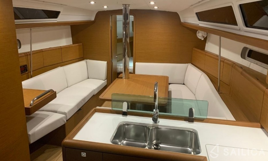 Sun Odyssey 389 - Yacht Charter Sailica