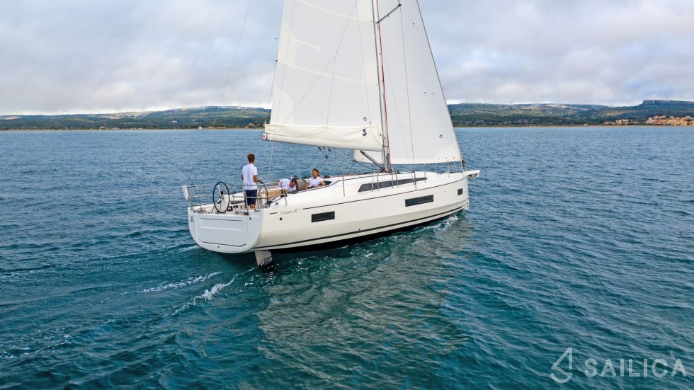 Oceanis 40.1 - Yacht Charter Sailica