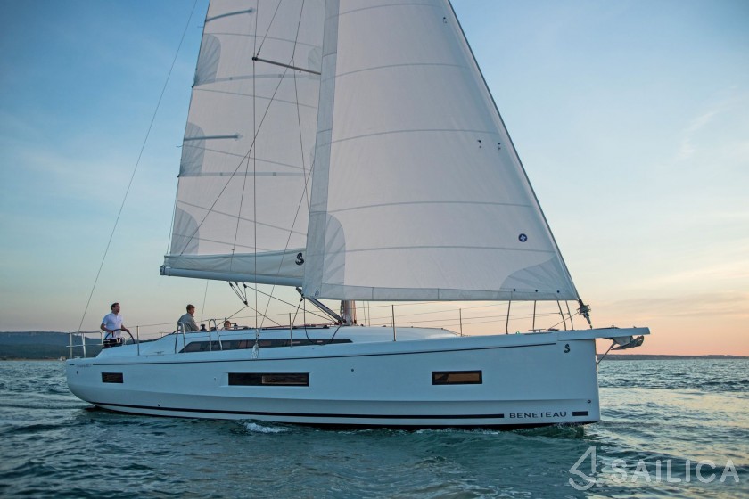 Oceanis 40.1 - Yacht Charter Sailica