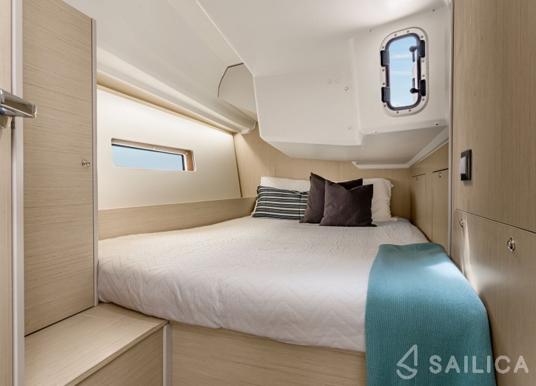 Oceanis 40.1 - Yacht Charter Sailica