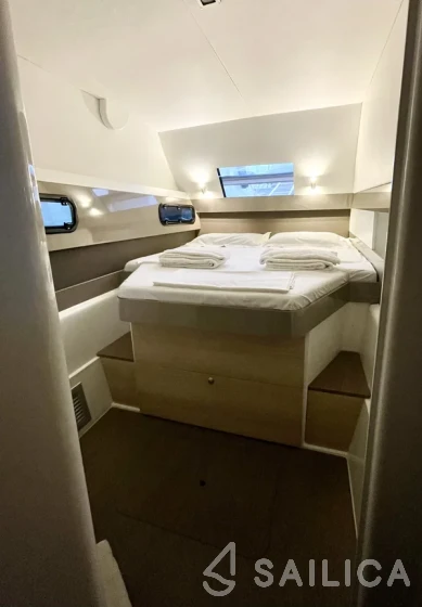 Bali 4.1 - Yacht Charter Sailica