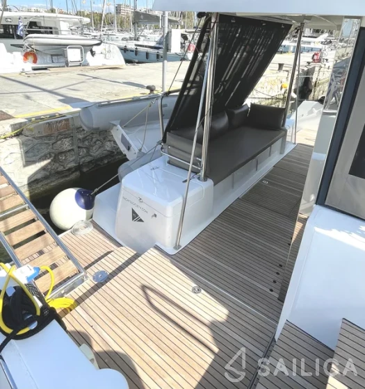 Bali 4.1 - Yacht Charter Sailica