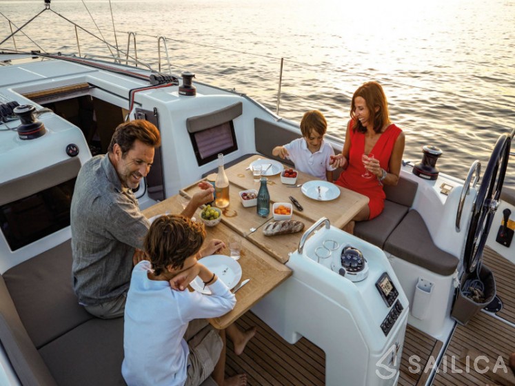 Sun Odyssey 410 - Yacht Charter Sailica