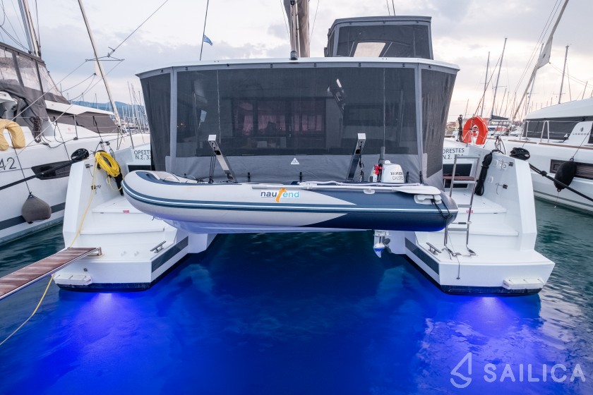 Astréa 42 - Yacht Charter Sailica