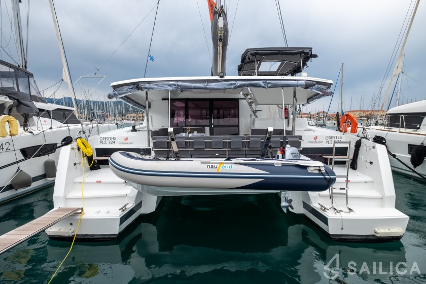 Astréa 42 - Yacht Charter Sailica