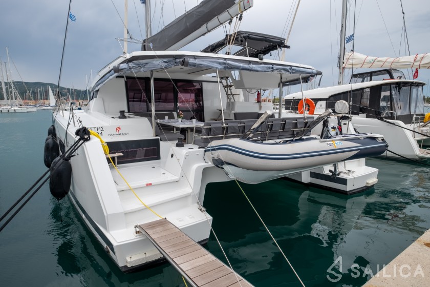 Astréa 42 - Yacht Charter Sailica