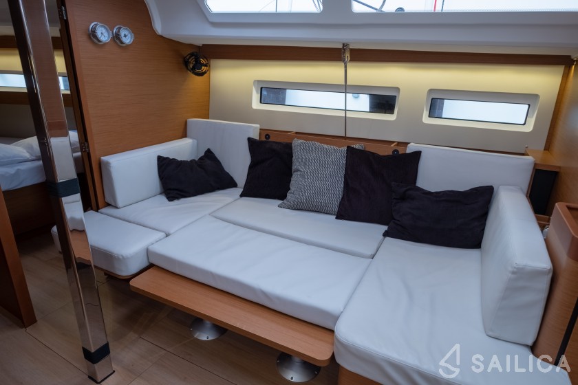 Sun Odyssey 440 - Yacht Charter Sailica