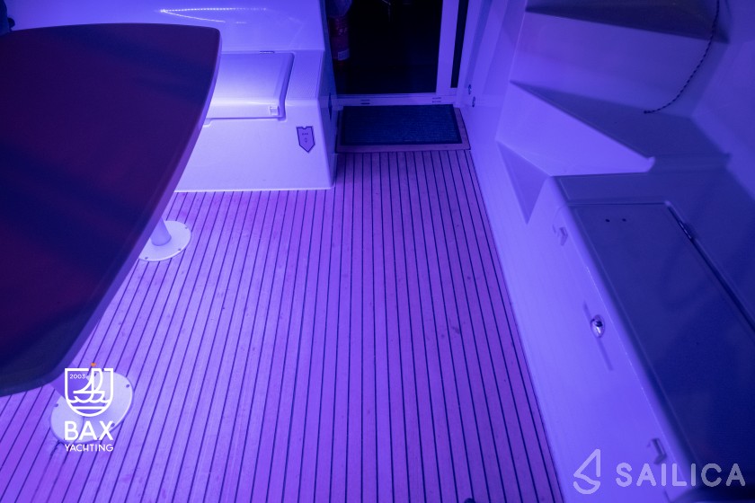 Lagoon 40 - Yacht Charter Sailica