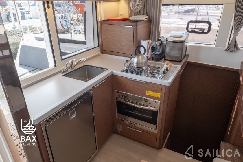 Lagoon 40 - Yacht Charter Sailica