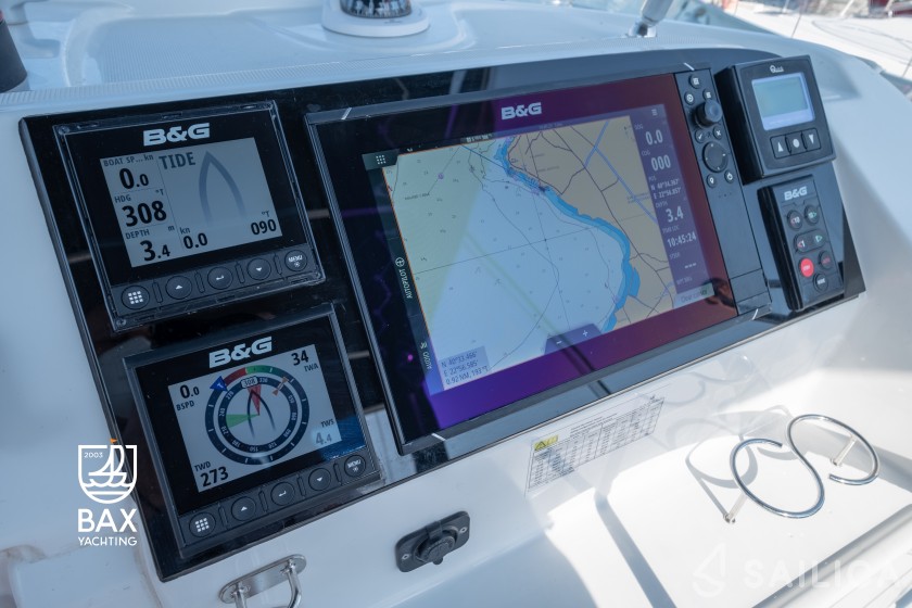 Lagoon 40 - Yacht Charter Sailica