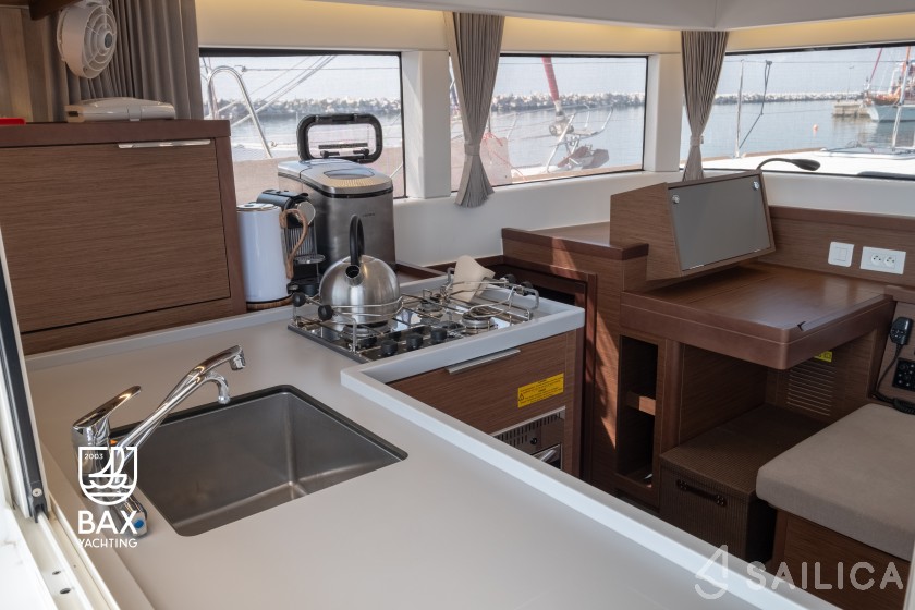 Lagoon 40 - Yacht Charter Sailica