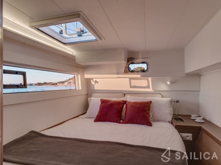 Lagoon 40 - Yacht Charter Sailica