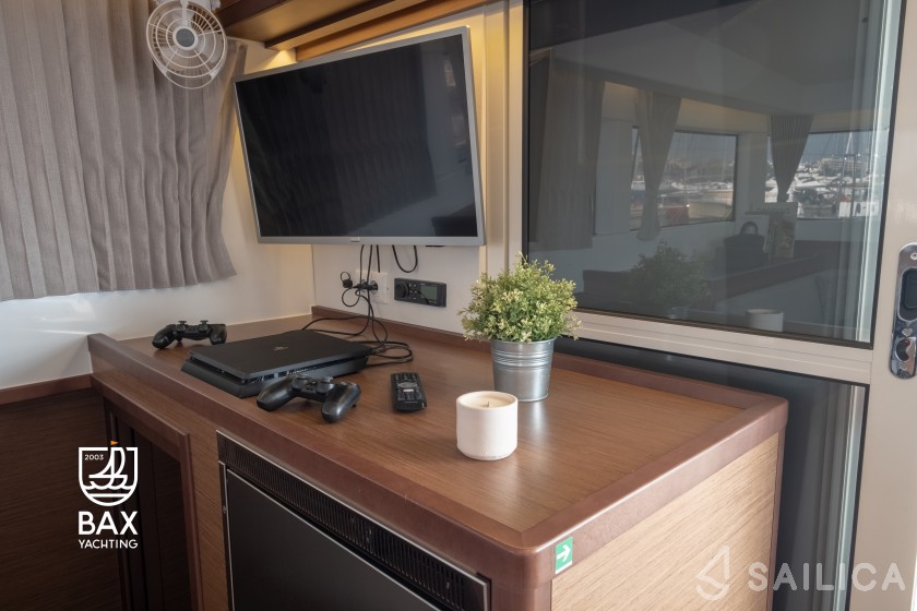Lagoon 40 - Yacht Charter Sailica
