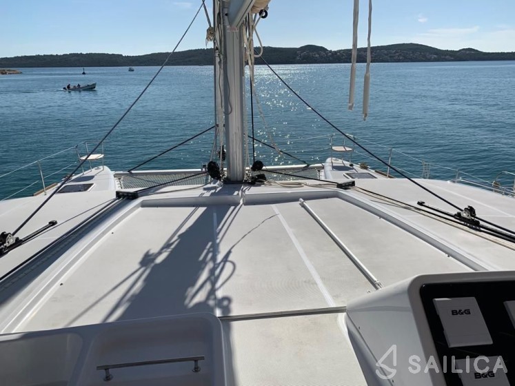 Lagoon 450  Flybridge - Yacht Charter Sailica