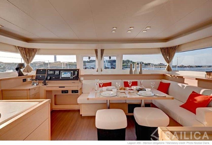 Lagoon 450  Flybridge - Yacht Charter Sailica