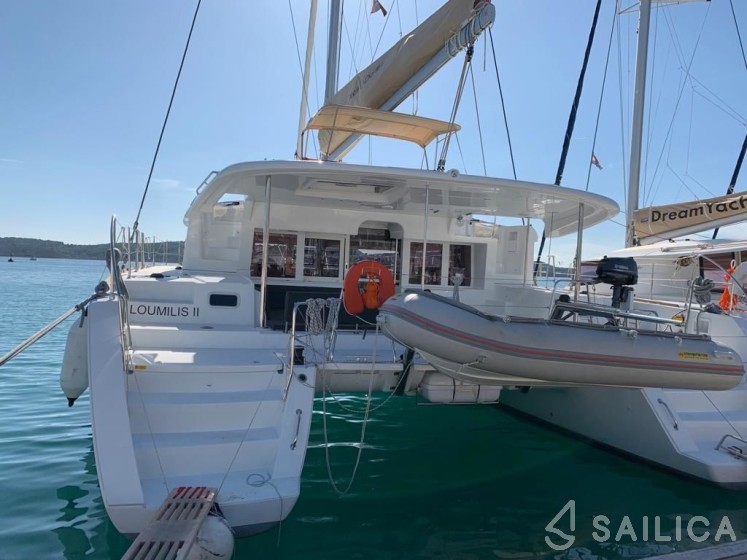 Lagoon 450  Flybridge - Yacht Charter Sailica