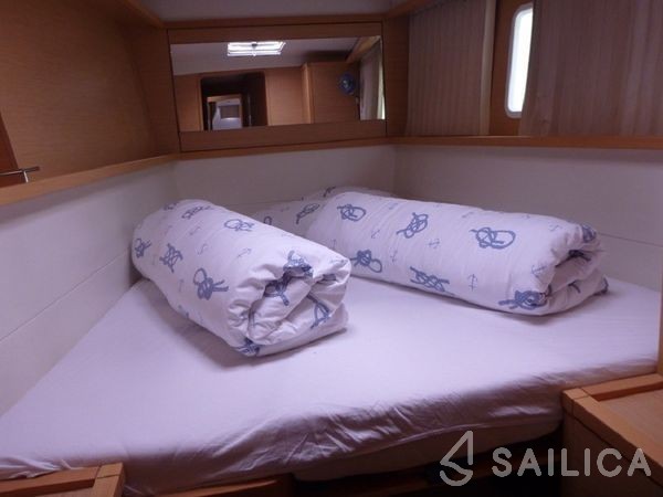 Lagoon 450  Flybridge - Yacht Charter Sailica