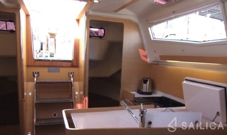 Elan 35 Impression - Yacht Charter Sailica