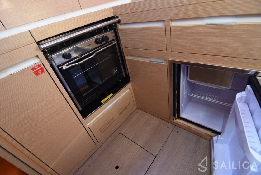 Elan 35 Impression - Yacht Charter Sailica