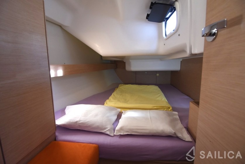 Elan 35 Impression - Yacht Charter Sailica