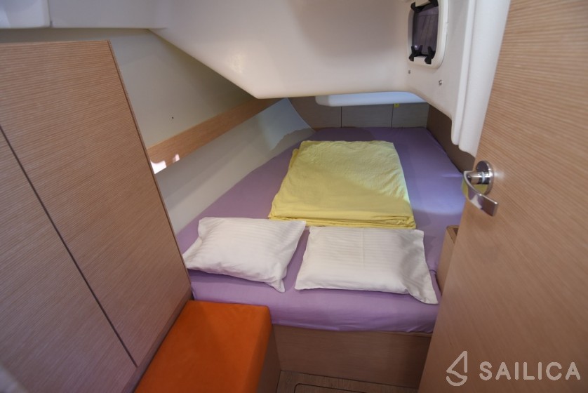 Elan 35 Impression - Yacht Charter Sailica