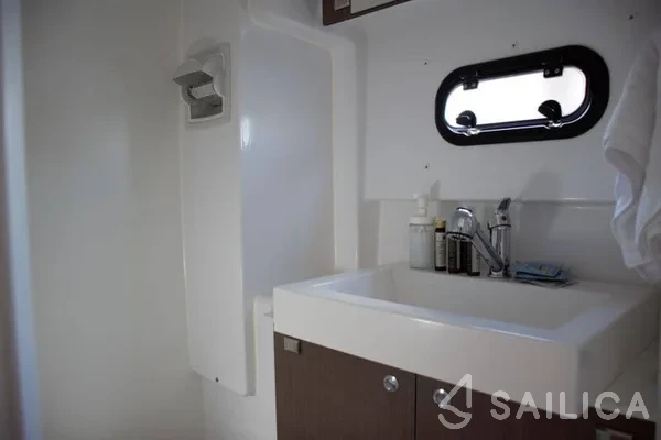 Bali 4.3 - Yacht Charter Sailica