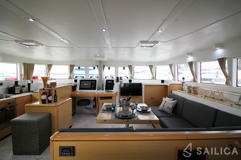 Lagoon 500 - Yacht Charter Sailica