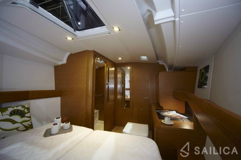 Sun Odyssey 439 - Yacht Charter Sailica