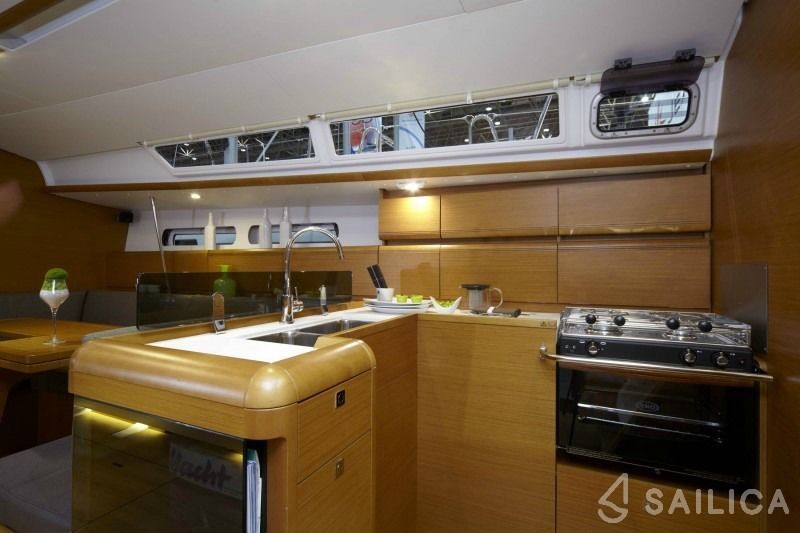 Sun Odyssey 439 - Yacht Charter Sailica