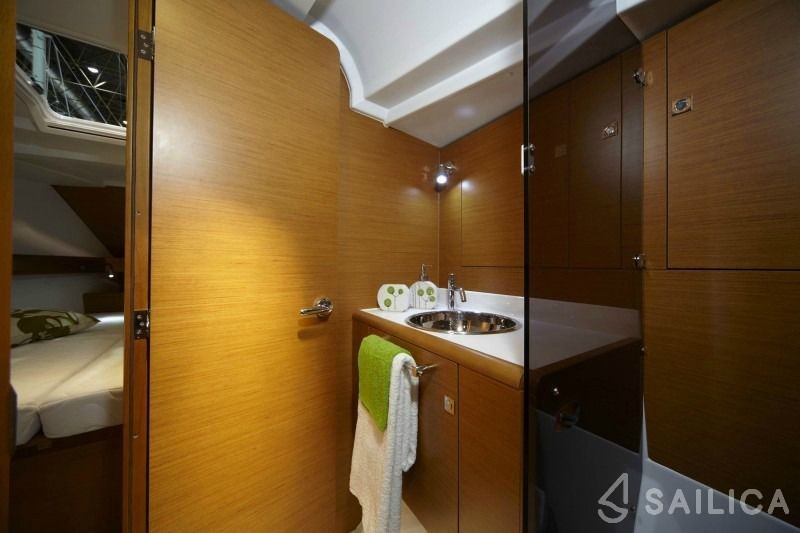 Sun Odyssey 439 - Yacht Charter Sailica