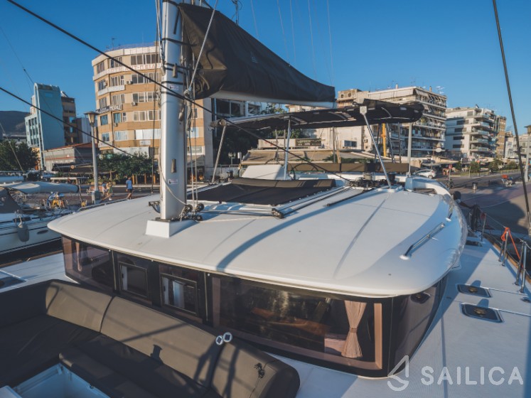 Lagoon 450  Flybridge - Yacht Charter Sailica