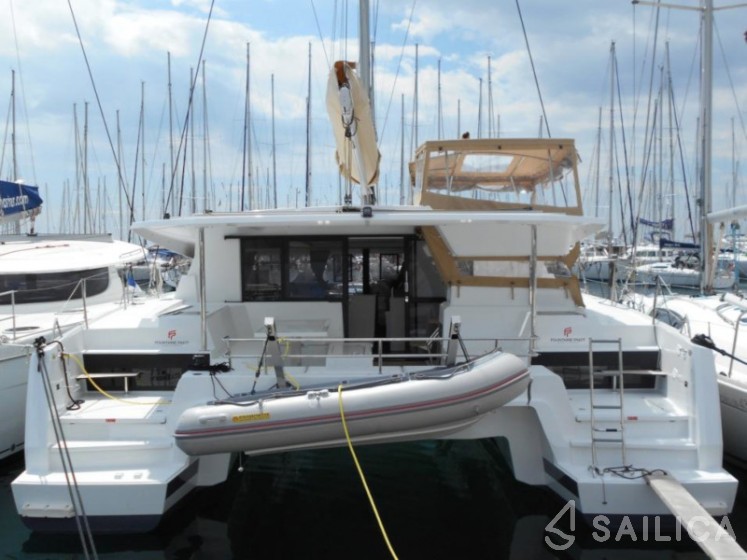 Astréa 42 - Yacht Charter Sailica