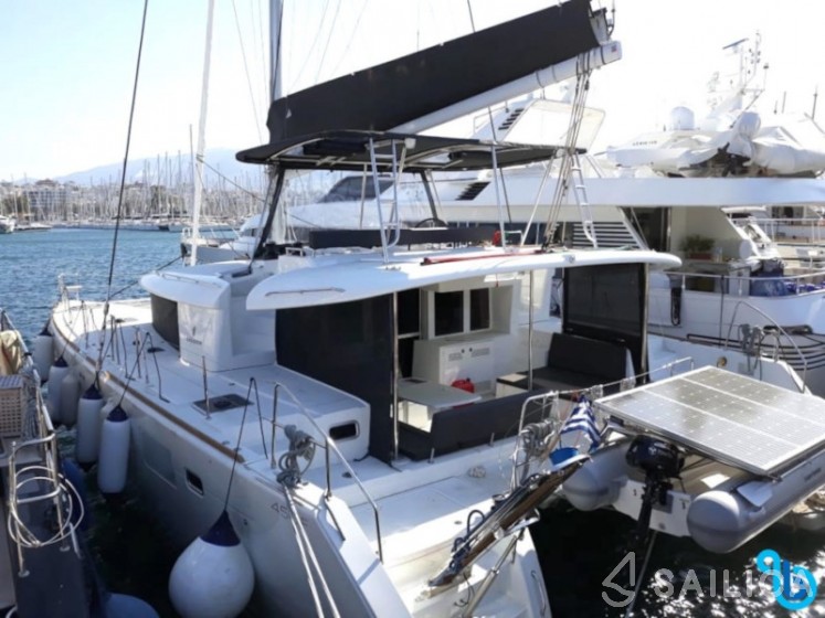 Lagoon 450  Flybridge - Yacht Charter Sailica