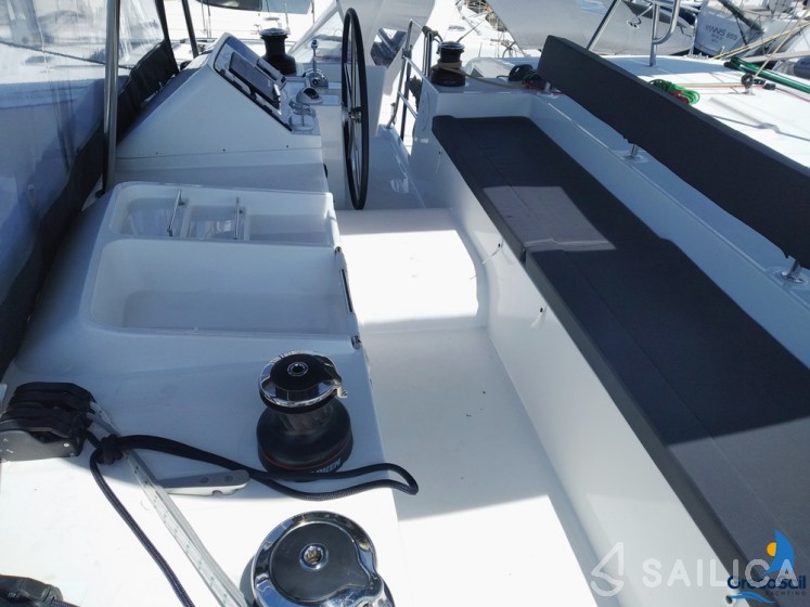 Lagoon 450  Flybridge - Yacht Charter Sailica