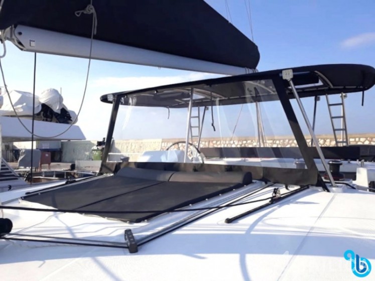 Lagoon 450  Flybridge - Yacht Charter Sailica