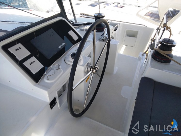 Lagoon 450  Flybridge - Yacht Charter Sailica