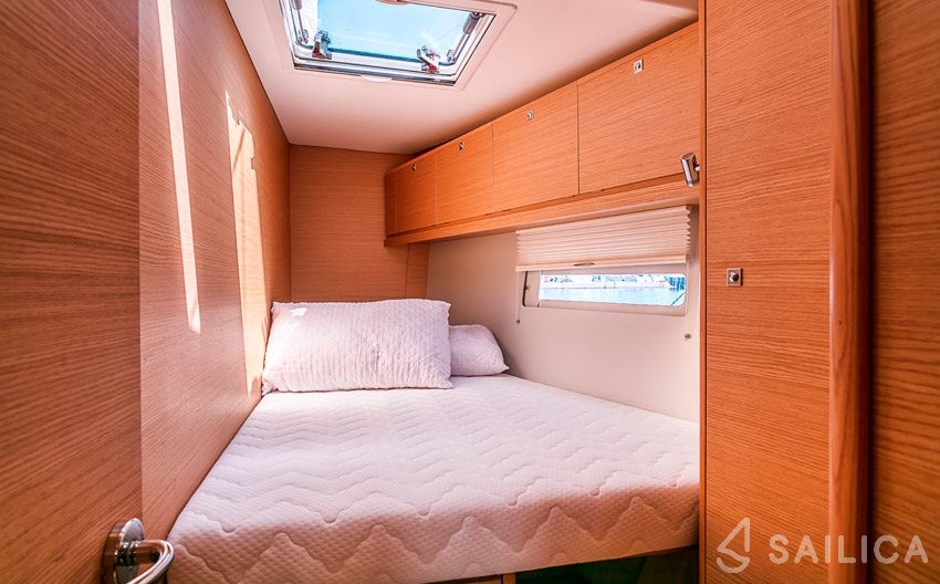 Dufour 520 GL - Yacht Charter Sailica
