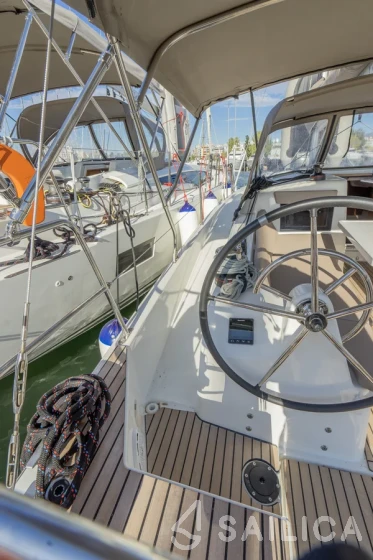 Sun Odyssey 410 - Yacht Charter Sailica