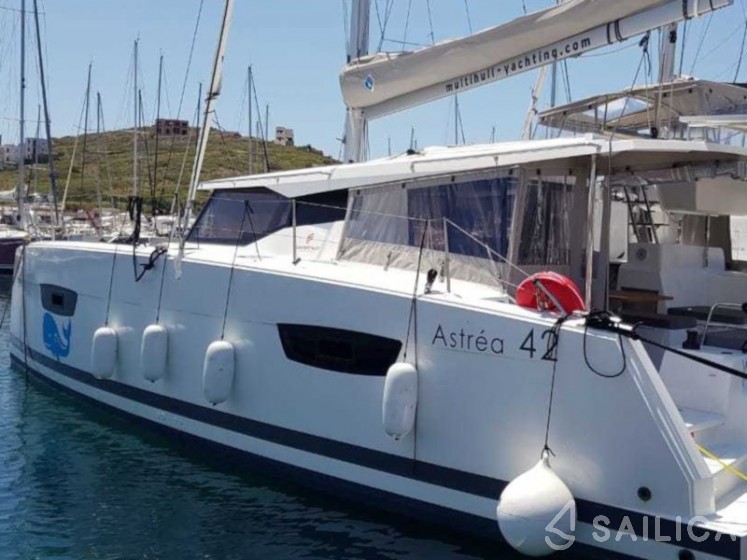 Astréa 42 - Yacht Charter Sailica